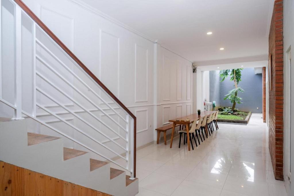 Urbanview Stay @H Jakal By Reddoorz Yogyakarta Exterior photo