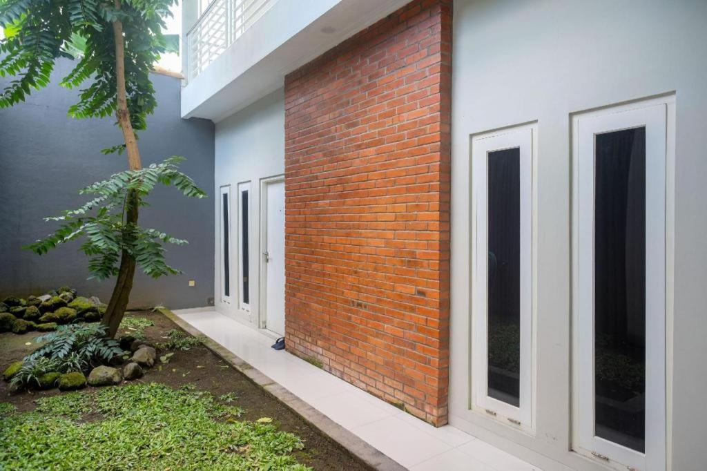 Urbanview Stay @H Jakal By Reddoorz Yogyakarta Exterior photo