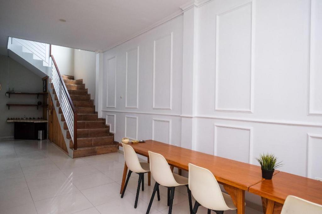 Urbanview Stay @H Jakal By Reddoorz Yogyakarta Exterior photo