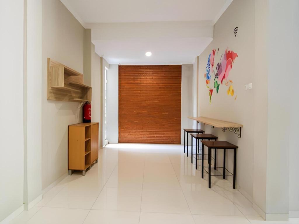 Urbanview Stay @H Jakal By Reddoorz Yogyakarta Exterior photo